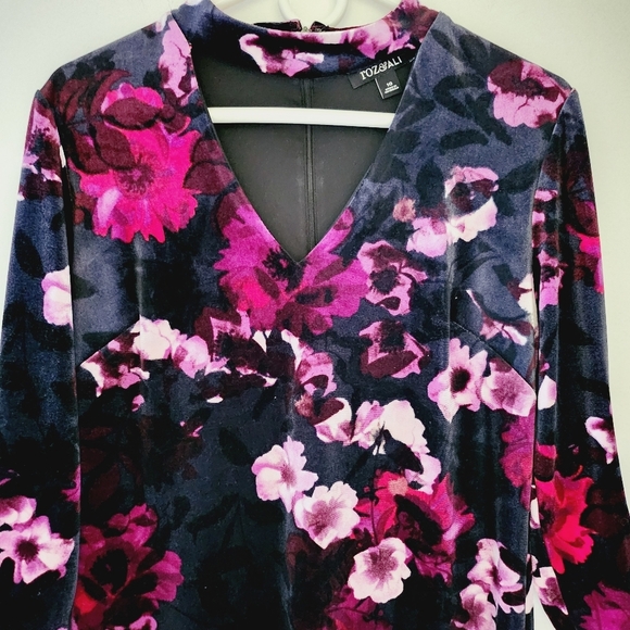 ROZ & ALI Crushed Velvet Floral Dress 3/4 sleeves - Picture 2 of 11